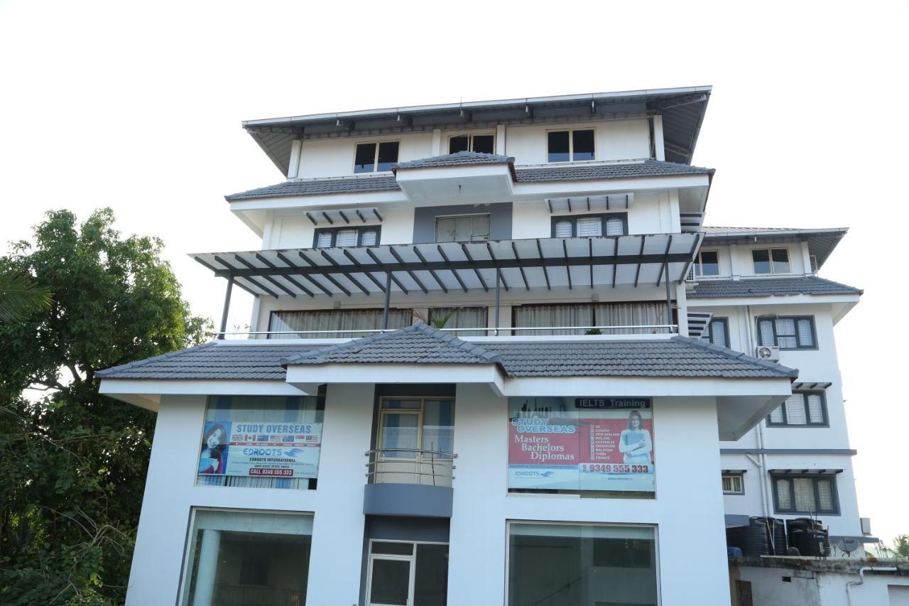 Hazmi Inn Perintalmanna Екстериор снимка